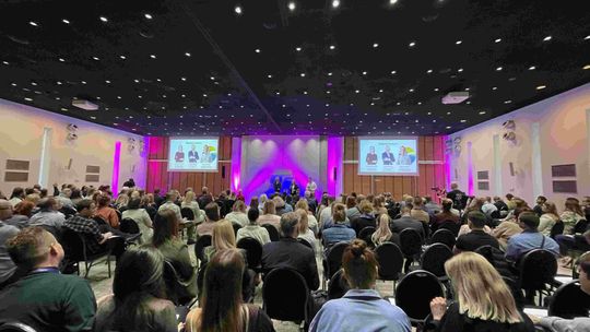 13 lat inspiracji i rozwoju - rusza jesienna Akademia e-marketingu. Warsztaty pełne praktycznej wiedzy dla przedsiębiorców w 7 miastach Polski - dołącz do grona inspirujących liderów biznesu