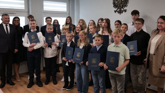 24 uczniów nagrodzonych w Suchedniowie