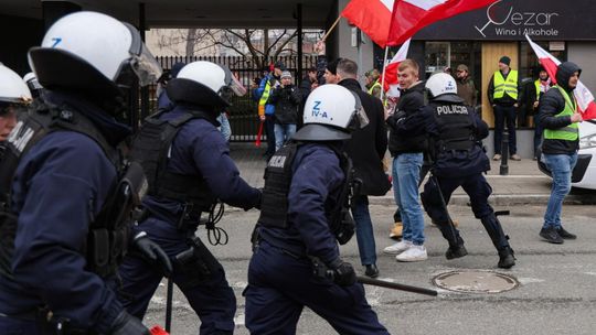 30 tys. protestujących rolników w Warszawie. Doszło do starć z policją