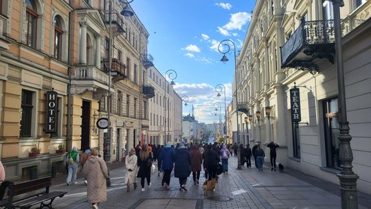 42 proc. Polaków nie odczuwa zmiany swojej sytuacji finansowej względem ub.r.