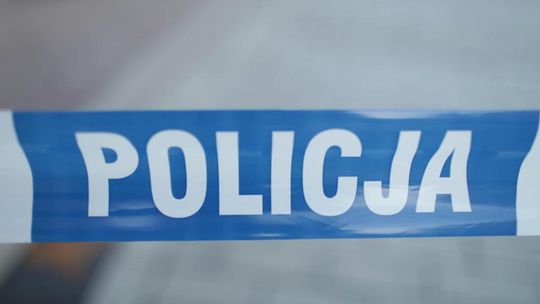 8-latka zadzwoniła na policję, bo nią i jej 2-letnią siostrą opiekowała się pijana matka