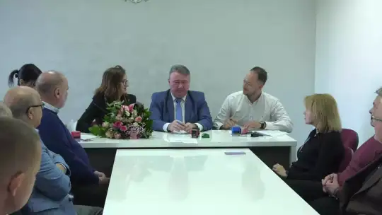 800 opraw oświetleniowych do wymiany