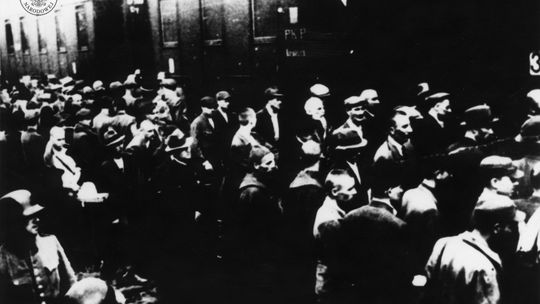 85 lat temu Niemcy deportowali do KL Auschwitz pierwszych Polaków