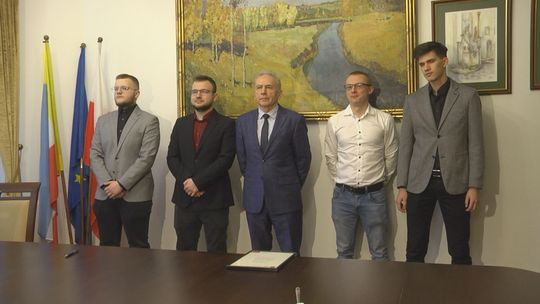 Aplikacja Politechniki Świętokrzyskiej ma ułatwić studiowanie