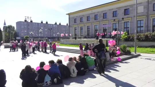 Badania i profilaktyka w ramach Marszu Różowej Wstążeczki
