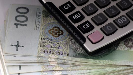 Badanie: kobiety mają ponad 2,5-krotnie mniejsze długi niż mężczyźni