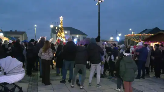 Bożonarodzeniowy klimat na placu Wolności w Wodzisławiu Bożonarodzeniowy klimat na placu Wolności w Wodzisławiu