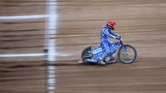Broniący tytułu mistrza świata na żużlu Bartosz Zmarzlik wygrał Grand Prix Czech
