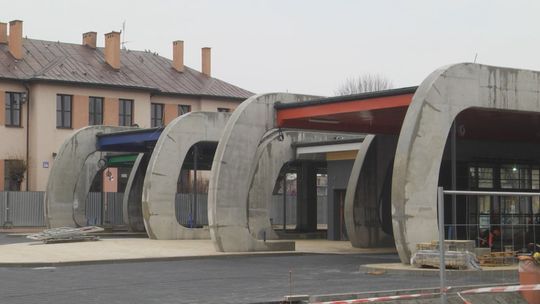 Centrum Przesiadkowe w Jędrzejowie zgodnie z planem. Będą ulgi dla przewoźników