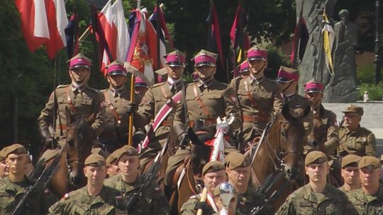 Co roku pokonują historyczną trasę. Uczestników „Kadrówki” przywitano na Placu Wolności