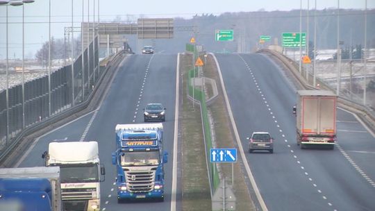 Coraz mniejszy ruch na drogach