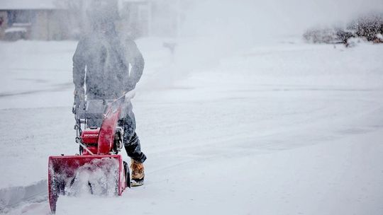 Cyklon Pit przyniósł do Polski śnieżyce i silny wiatr oraz burze