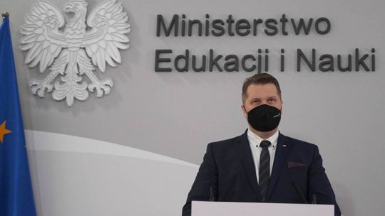 Czarnek: nauka zdalna uczniów starszych przedłużona o dwa tygodnie