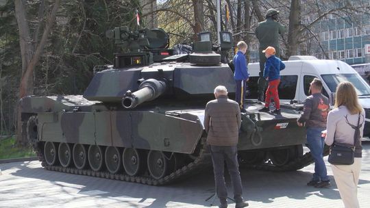 Czołgi, grochówka i koncert - Wojskowe Targi w Skarżysku-Kamiennej