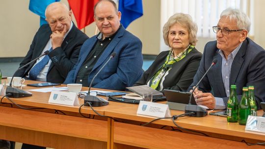 Czworo radnych powiatowych utworzyło klub Rozwój Plus