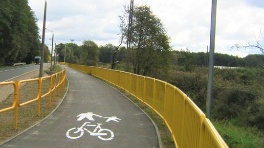 Dla pieszych i rowerzystów - nowe rozwiązania wzdłuż DK42