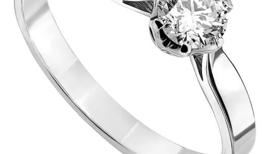 Dlaczego diamenty są najlepszym przyjacielem kobiety?