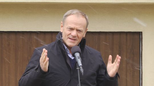 Donald Tusk z wizytą w regionie świętokrzyskim. Mocne słowa o rządzących w Polsce i Orbanie