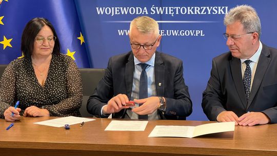 Dotacje na odbudowę podpisane. Kolejne samorządy otrzymały fundusze