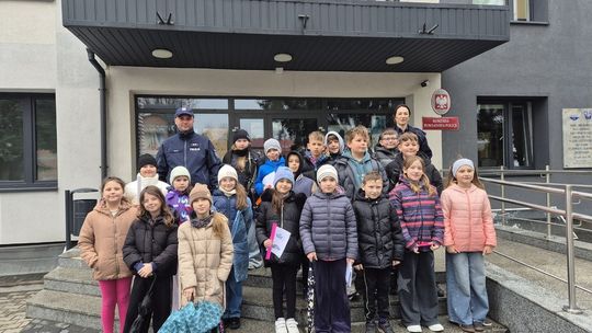 Dzieci poznawały pracę policjantów Dzieci poznawały pracę policjantów