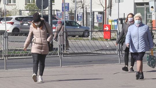 Eksperci: Polskę czeka trzecia fala zakażeń, jeśli w styczniu zostaną rozluźnione obostrzenia