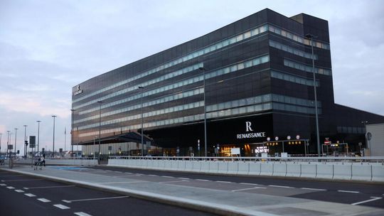 Ewakuacja części terminala na Lotnisku Chopina z powodu pozostawionego bagażu