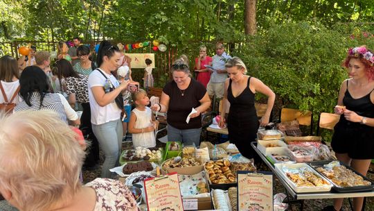 Festyn „Między nami sąsiadami” na Czarnowie – pełen uśmiechu i dobrej zabawy