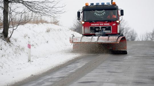 GDDKiA: wszystkie drogi w kraju są przejezdne, pracuje prawie 700 pojazdów