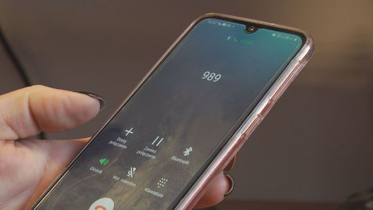 "Głuchy" telefon - Nie można zapisać się na szczepienie przez infolinię