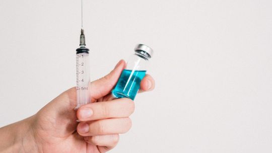 Gowin: akcja szczepień w firmach ruszy od połowy maja