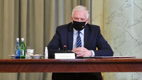 Gowin: od 4 maja otwarty powinien być cały handel i siłownie