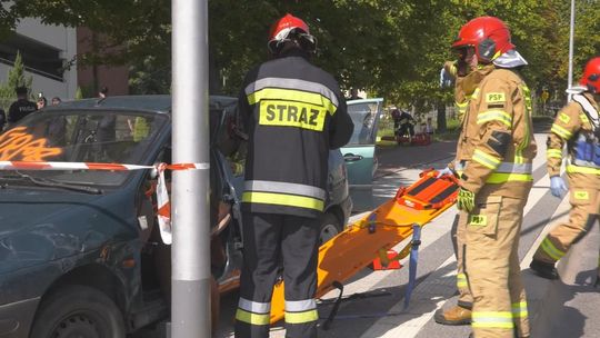 Groźny wypadek przy Grunwaldzkiej w Kielcach - służby ratownicze w gotowości