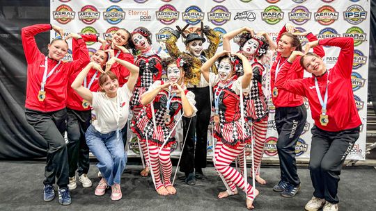 Historycznym sukcesie młodych polskich akrobatek z Kielc