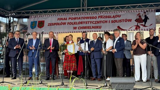 Hołd tradycji - setki artystów i święto folkloru w Chmielniku