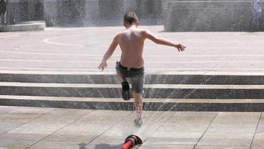 IMGW ostrzega: upały w całym kraju; do 34 st. C