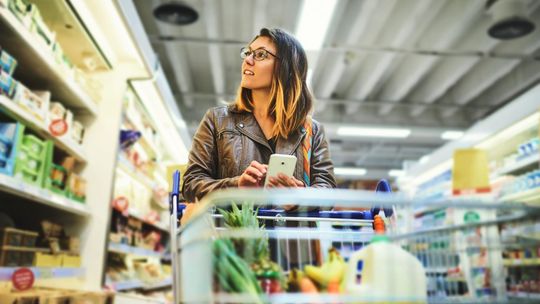 Inflacja wciąż szybuje. Wiesz jak szukać najtańszych produktów?