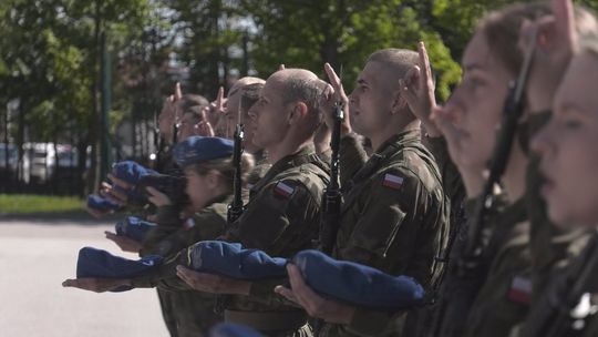 "Ja żołnierz Wojska Polskiego przysięgam..."