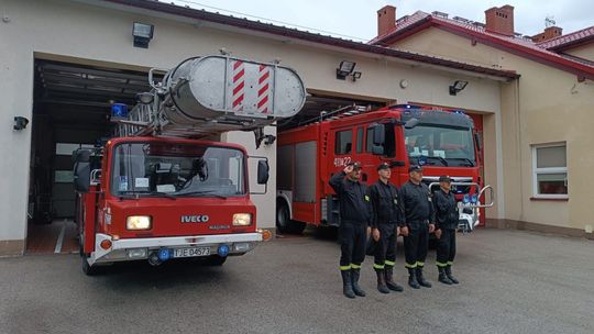 Jędrzejowscy strażacy upamiętnili 79. rocznicę Powstania Warszawskiego