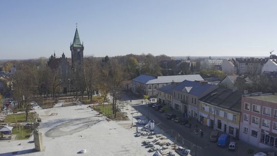 Jeszcze raz o pięknym koneckim nowym rynku, który pełnię swojego blasku ma odsłonić na wiosnę