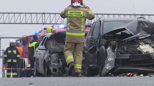 Karambol na S7 w miejscowości Wiśniówka. W kolizji wzięło udział 17 samochodów