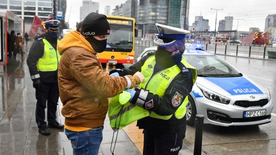 KGP: piesi i rowerzyści powinni nosić odblaski