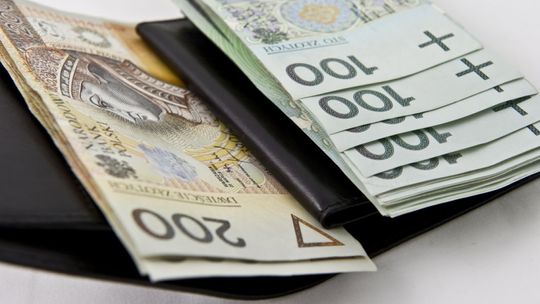 KGP: Przez pół roku w wyniku oszustw m.in. "na wnuczka" polscy seniorzy stracili ponad 63 mln zł