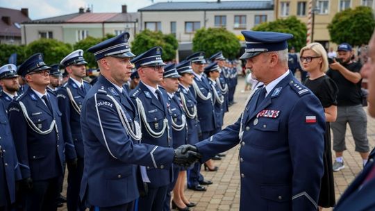 Kieleccy Policjanci odebrali awanse i wyróżnienia
