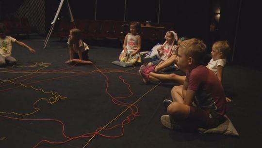 Kieleckie Centrum Kultury proponuję pantomimę i warsztaty artystyczne