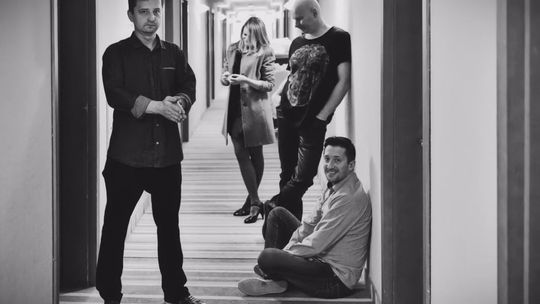 Kieleckie Centrum Kultury zaprasza na koncerty na swojej Letniej Scenie. Wystąpią:  Lora Szafran, Marek Niedzielski, Arek Kłusowski