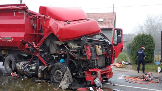 Kierowca ciężarówki trafił do szpitala