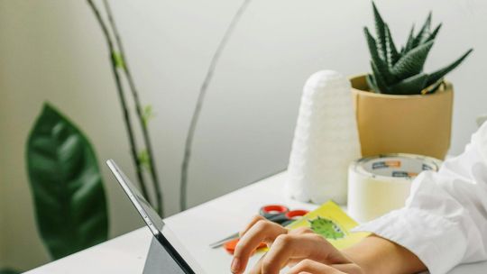 Kluczowe wyzwania i rozwiązania w tłumaczeniach technicznych dla branży globalnej