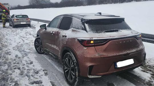 Kolizja trzech samochodów na trasie S7 - utrudnienia w ruchu