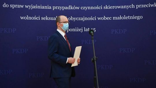 Komisja ds. pedofilii zawiadamia prokuraturę ws. sześciu księży