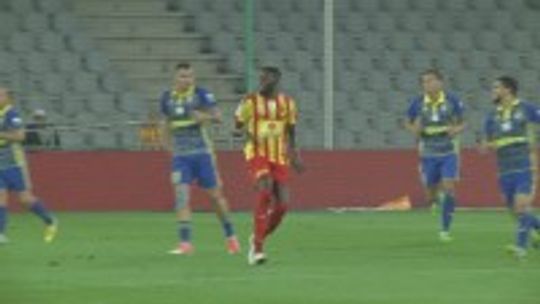 Korona już trenuje w Turcji. Diaw w drodze do Francji?